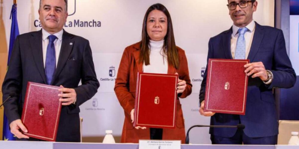 Firma del convenio de la iniciativa ‘Ciudades Amigas de la Infancia’ en Castilla-La Mancha
