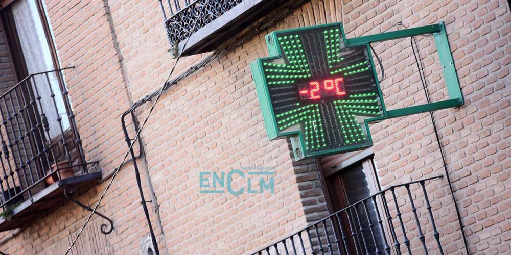 Un termómetro marca menos dos grados en el invierno de Toledo