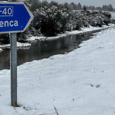 Foto de archivo de nieve en el puerto de Cabrejas (Cuenca). EFE/ Lorena Mayordomo