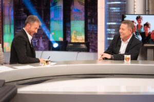 Emiliano García- Page y Pablo Motos durante el programa. Foto: El Hormiguero.