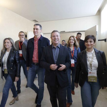Page y Pedro Sánchez a la llegada al XIII Congreso del PSOE de Castilla-La Mancha