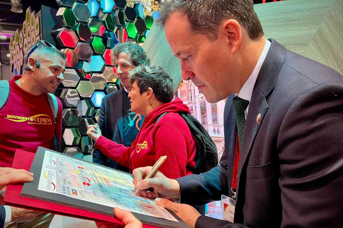 Velázquez asistió a la presentación en Fitur de la Vuelta a España del Movimiento Ultreya.