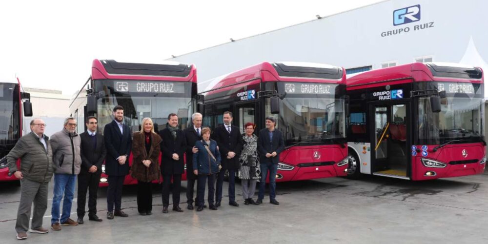 Presentación de los autobuses.