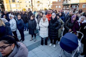 Imagen de la concentración en el CEIP Rosa Parks, en Toledo. Imagen: Rebeca Arango.