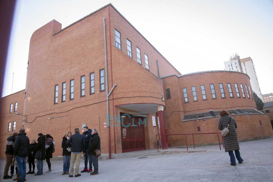 Toledo | Familias del colegio Rosa Parks compran un ventilador y se plantean adquirir más para combatir el calor en las aulas