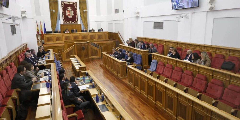 Pleno en las Cortes de Castilla-la Mancha.