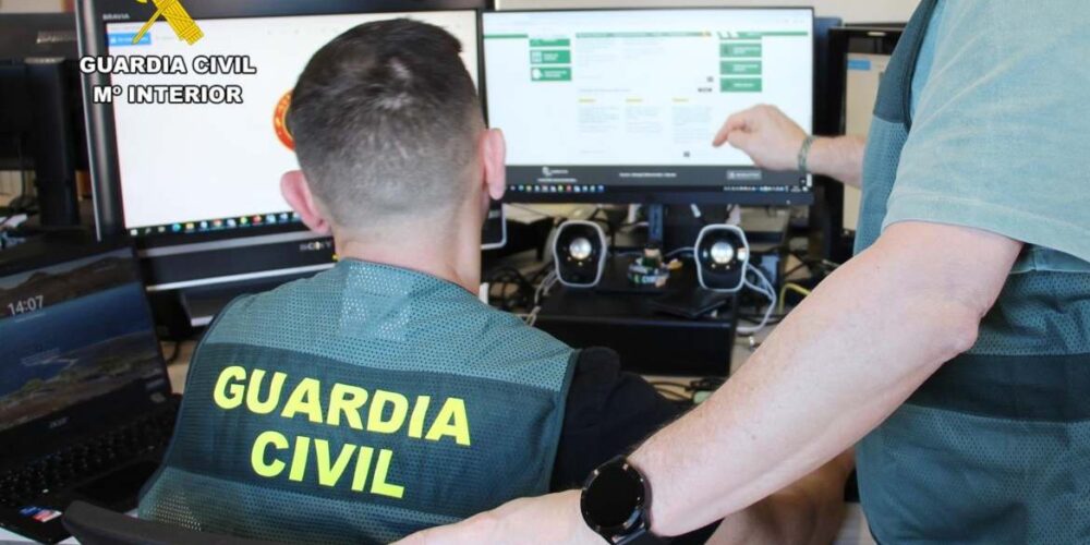 La Guardia Civil resuelve un delito de ciberestafas.