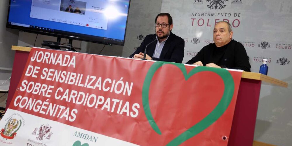 La plaza del Ayuntamiento, escenario de prácticas de reanimación cardiopulmonar