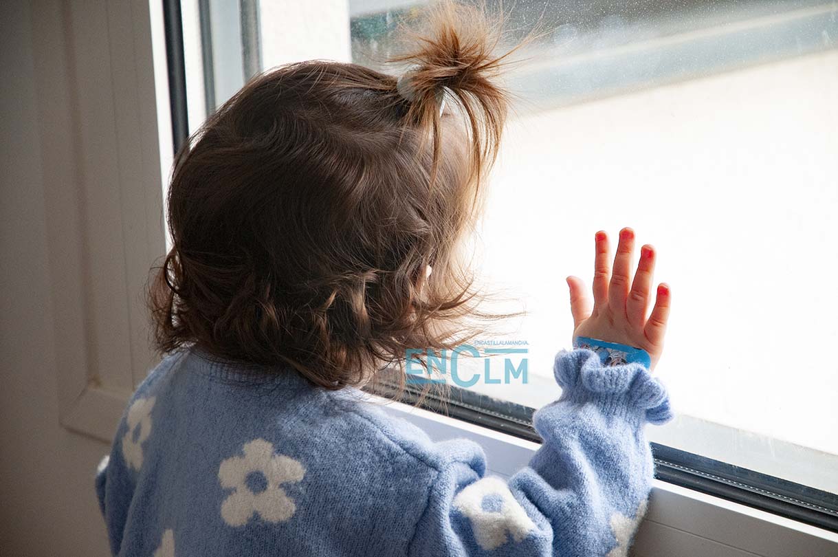 Bebé, niña, infancia, conciliación familiar