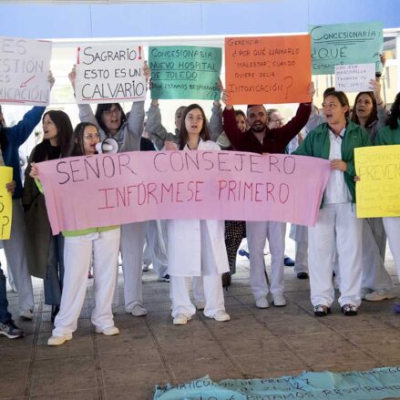 La protesta de los trabajadores de los laboratorios del Hospital de Toledo. Foto: Rebeca Arango.