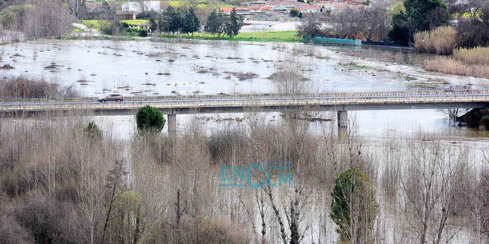 El río Alberche inunda Escalona (Toledo). Foto: Rebeca Arango.