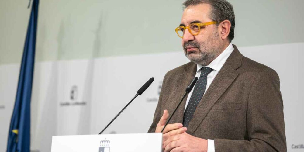 El consejero de Sanidad, Jesús Fernández Sanz.