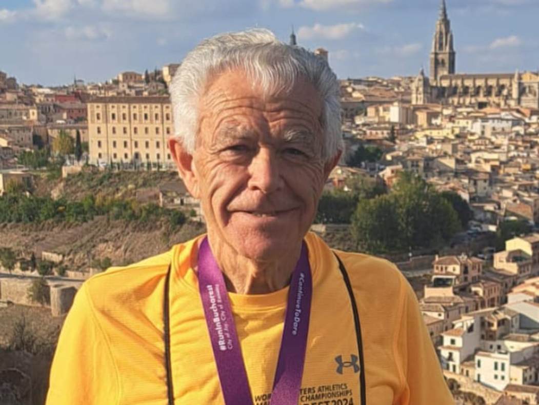 Juan López, con la imponente imagen de Toledo al fondo.