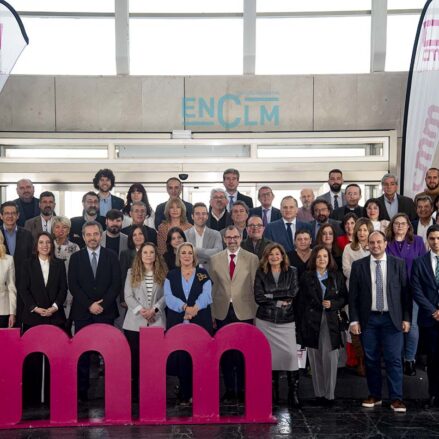 Foto de familia de la 'Declaración de Castilla-La Mancha contra la desinformación'. Foto: Rebeca Arango.