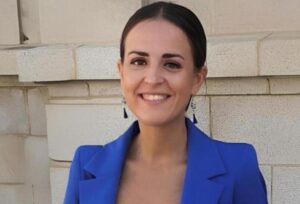 María Castaño Gómez es funcionaria de carrera.