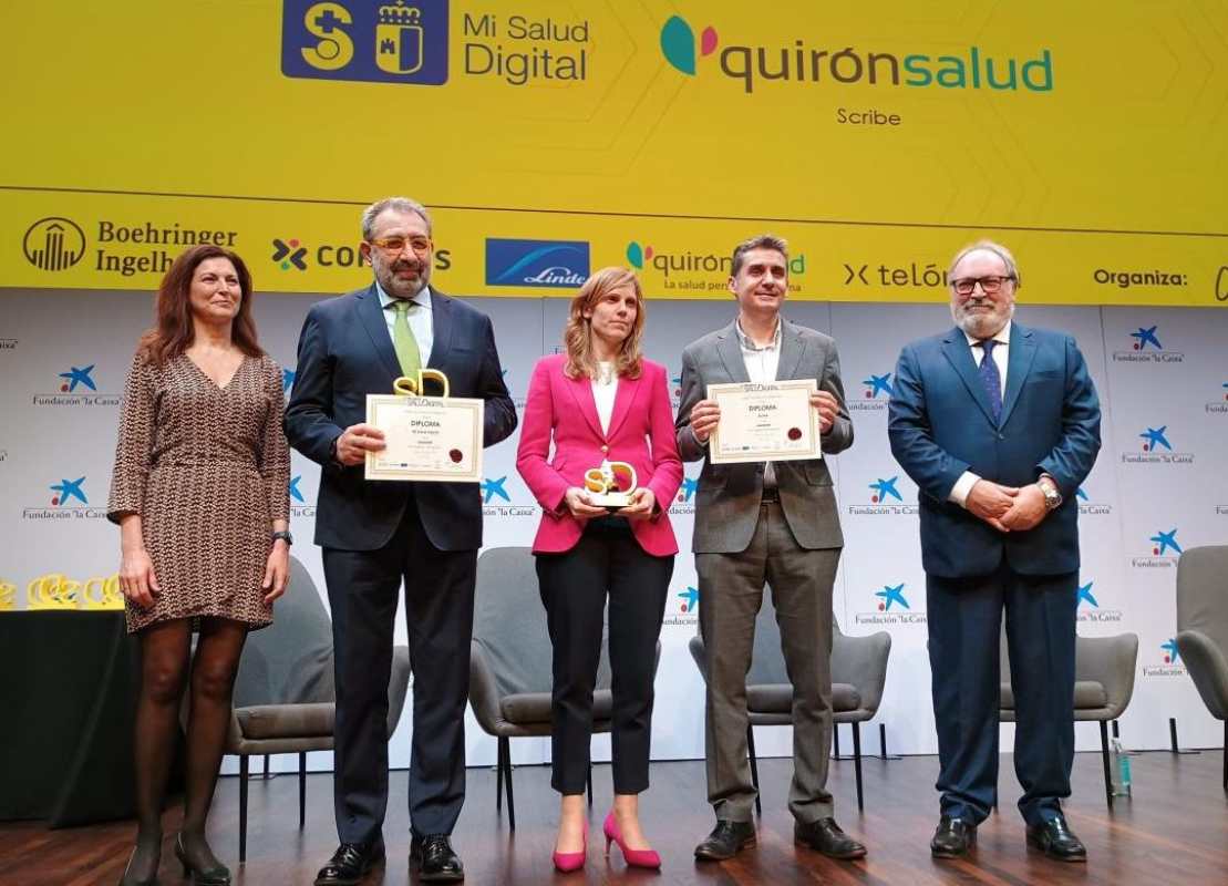 Jesús Fernandez Sanz, con el premio 'Salud Digital'.
