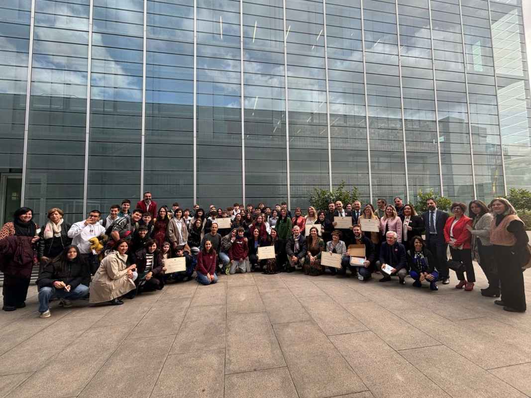 El Ministerio premió a 10 colegios por su compromiso con el desarrollo sostenible.