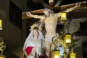 Ntra. Sra. de la Amargura junto al Stmo. Cristo de la Agonía de Albacete. Foto: Elena Valero