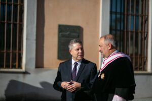 Imagen de archivo de Julián Garde, rector de la UCLM, y Emiliano García-Page, presidente de la Junta