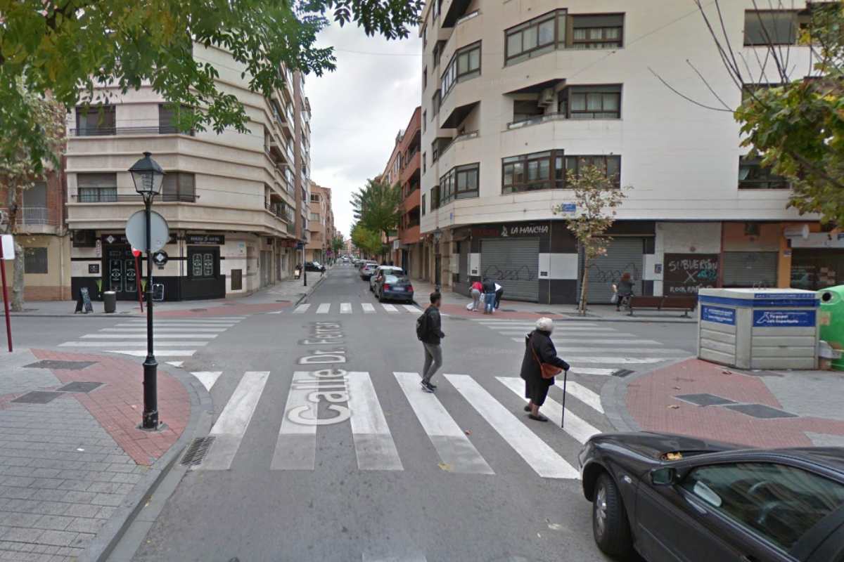 El atropello se ha producido en el cruce de calles Octavio Cuartero con Doctor Ferrán de Albacete. Foto: Google Maps