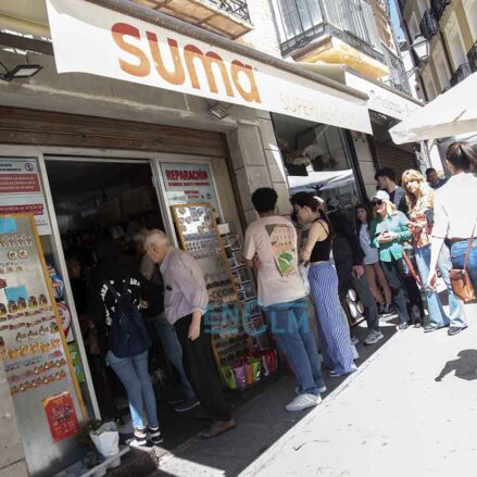 Colas en un comercio chino.