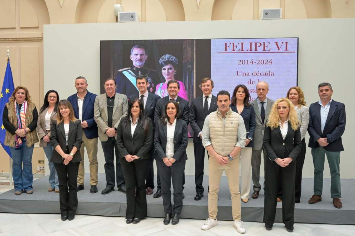 Las autoridades presentes en la rueda de prensa donde se ha hecho un balance muy positivo de la exposición del rey en Ciudad Real.