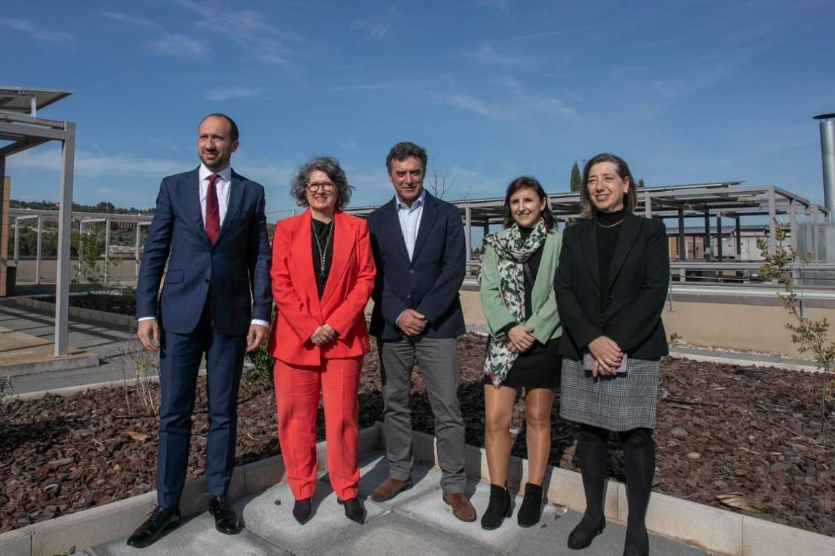 El Gobierno regional moviliza 24 millones de euros para garantizar el suministro de energía 100 por cien renovable en sus edificios. Foto: JCCM