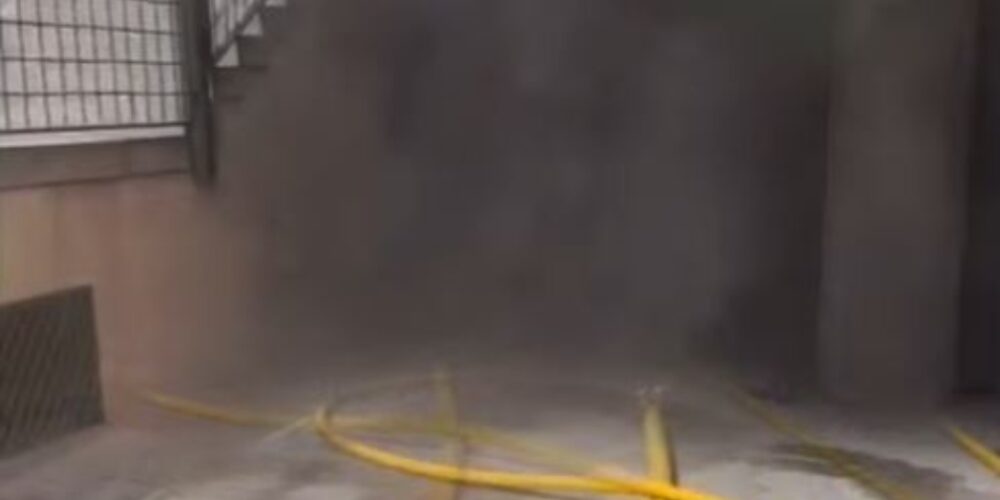Interior del garaje incendiado.