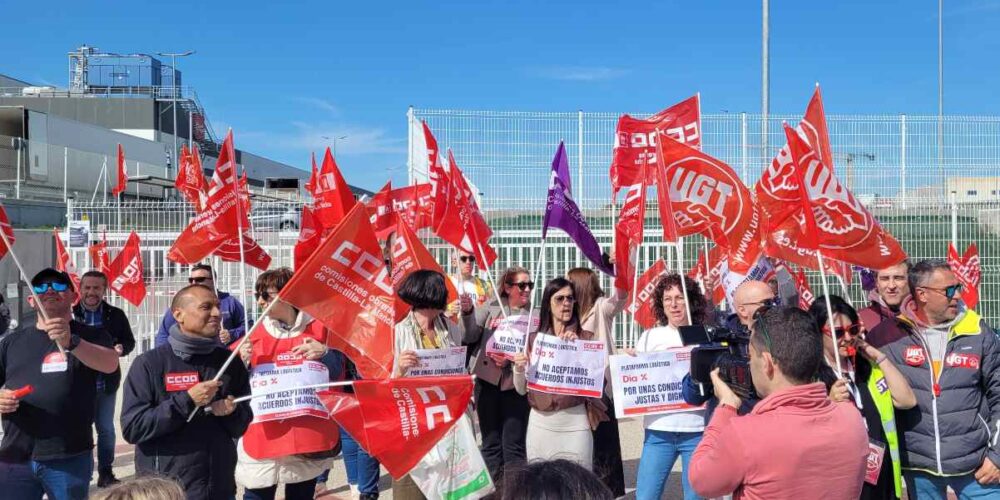Foto de la huelga de los trabajadores del almacén de Dia en Illescas (Toledo). Foto: UGT-LM