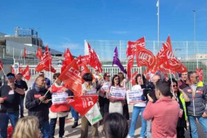 Foto de la huelga de los trabajadores del almacén de Dia en Illescas (Toledo). Foto: UGT-LM