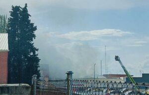Incendio en una fábrica de espadas del polígono. incendio espadas toledo