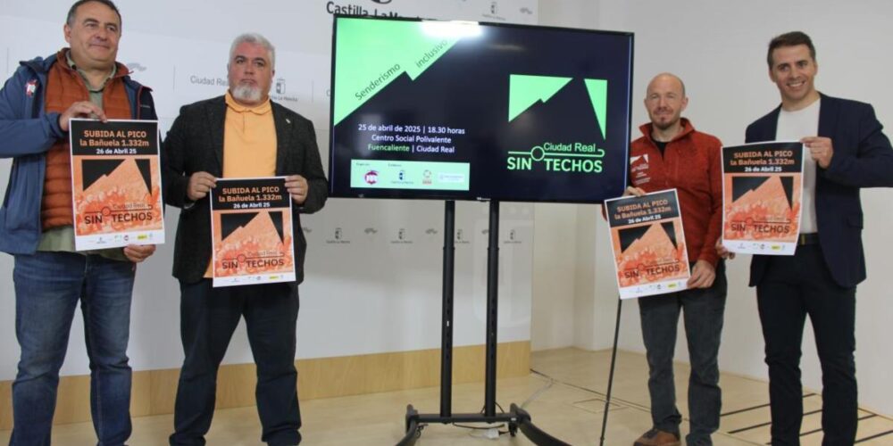 Yuste (primero por la derecha) presentó 'CLM sin techos'.