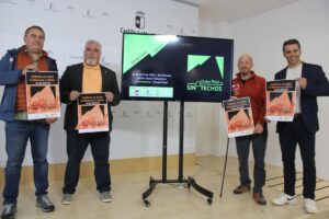 Yuste (primero por la derecha) presentó 'CLM sin techos'.