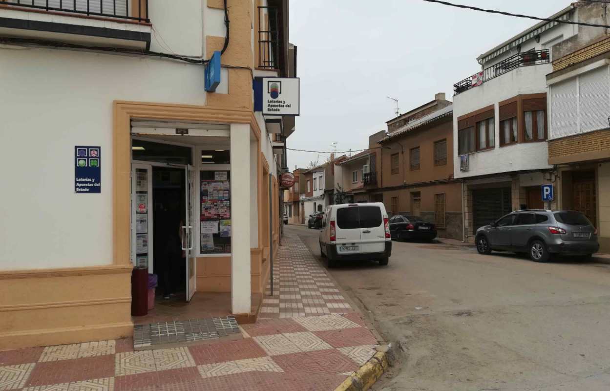 Administración situada en la calle Venancio González, en La Villa de Don Fabrique.