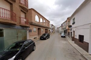 El incendio se ha producido en la calle Calvo Sotelo de Miguel Esteban (Toledo). Foto: Google Maps