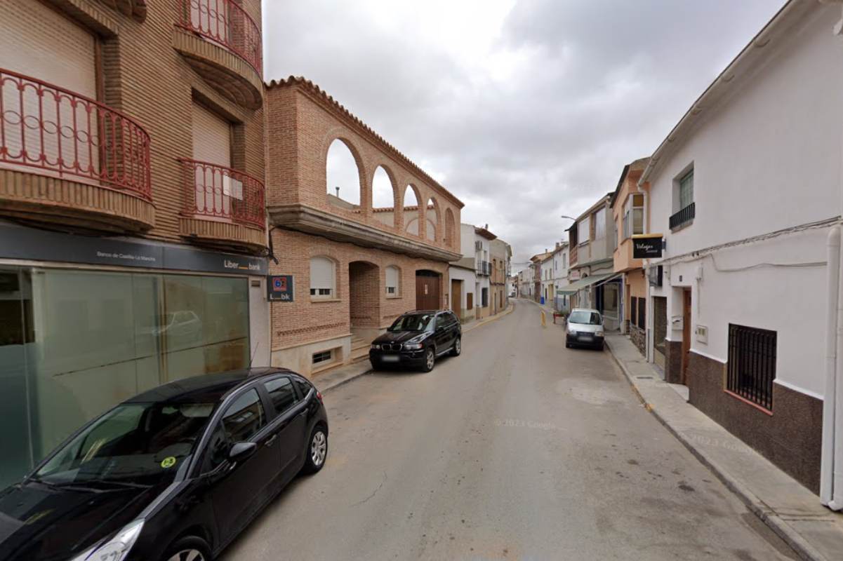 El incendio se ha producido en la calle Calvo Sotelo de Miguel Esteban (Toledo). Foto: Google Maps
