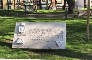 Monolito homenaja Parque de la Concordia