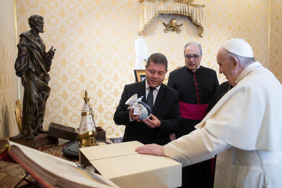 Page, durante su visita al papa Francisco.