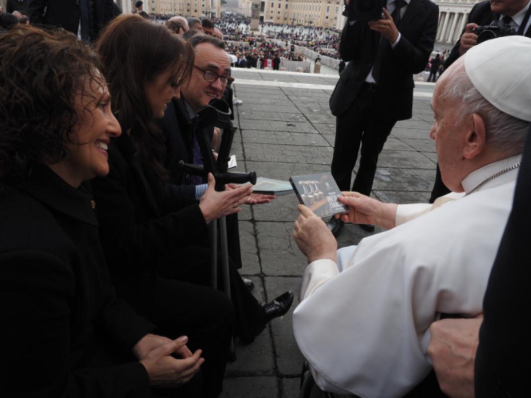 Se suceden las condolencias por la muerte del papa.