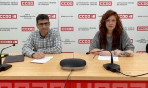 Paco Gómez y María Olivas en la sede de CCOO Albacete