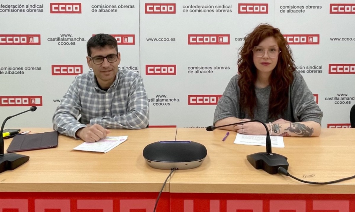 Paco Gómez y María Olivas en la sede de CCOO Albacete