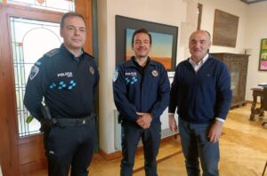 Un policía local de Villarrobledo auxilia a un niño de 5 años que se asfixiaba al haberse atragantado con un caramelo