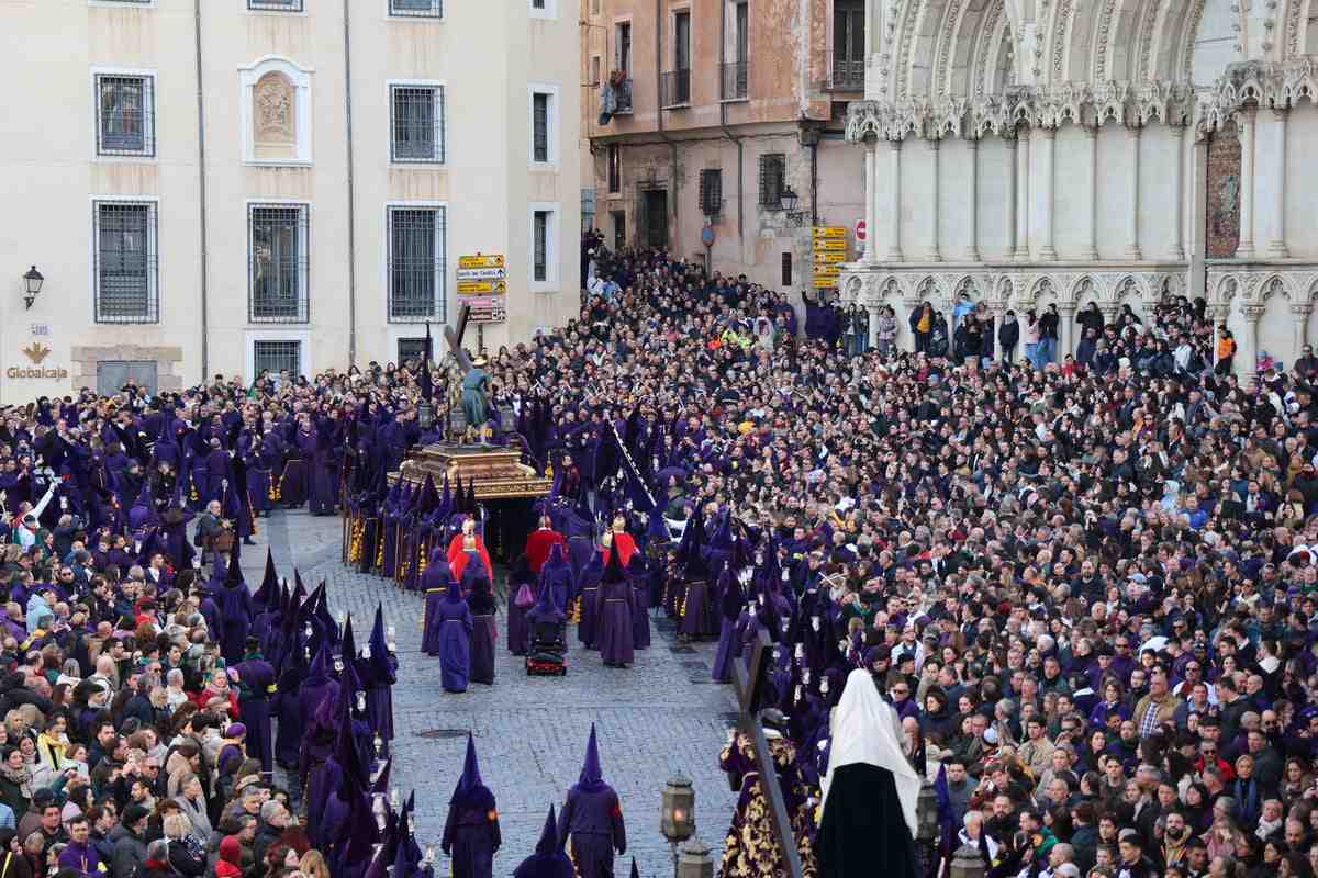Procesión Camino del Calvario, en Cuenca, conocida como Las Turbas. Foto: Sandra Escudero.