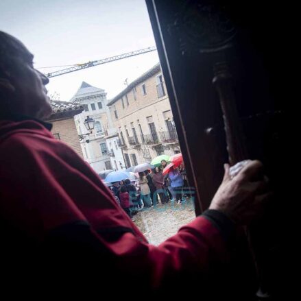 Suspensión de la procesión del Santo Entierro en Toledo. Foto: Rebeca Arango.