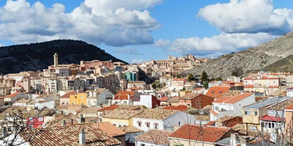 Imagen del barrio de los Tiradores con el casco antiguo en el fondo.