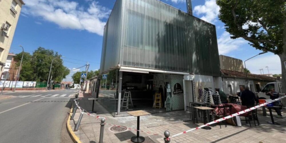 Churrería sobre la que se ha empotrado el vehículo - Foto: Castilla-La Mancha Media (CMM)