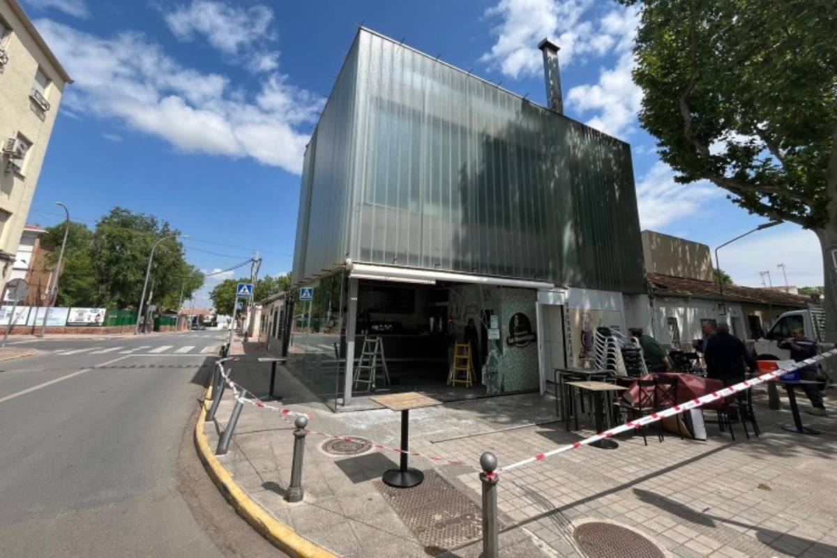 Churrería sobre la que se ha empotrado el vehículo - Foto: Castilla-La Mancha Media (CMM)