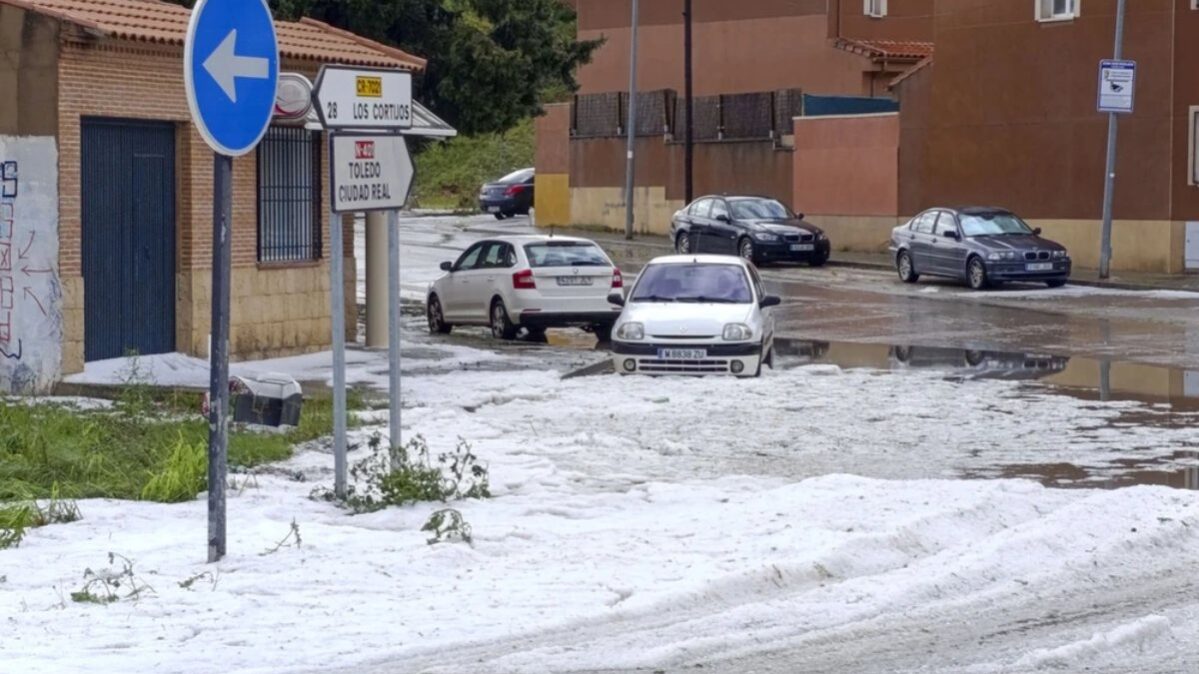 Granizada en la CR-7021, que une Malagón con Los Cortijos - Foto: EFE
