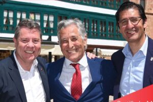 Imagen de Francisco Ureña (centro) junto a Emiliano García-Page y José Manuel Caballero
