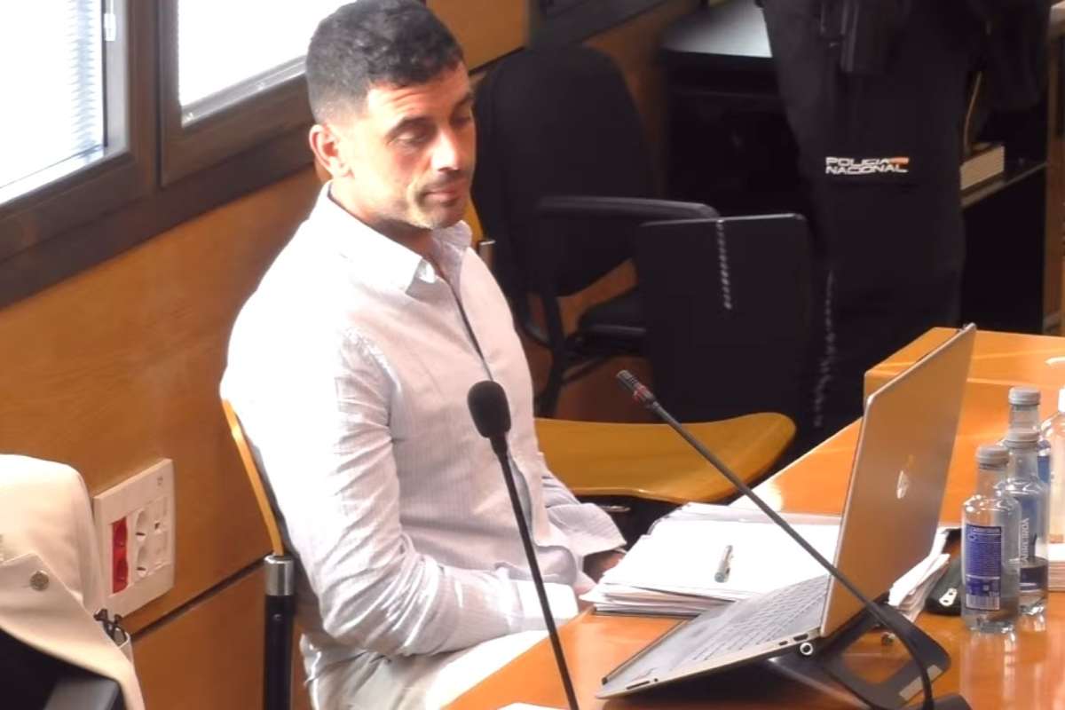 Imagen del acusado durante el juicio en el que se le acusa de asesinato por matar a su pareja